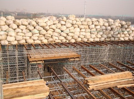 碗扣式鋼管腳手架按裝操作步驟●檢驗(yàn)真理的時(shí)候到啦！